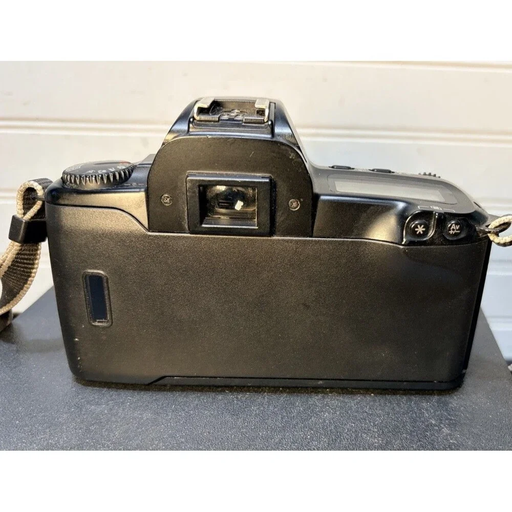 Canon EOS Rebel XS 35mm slr Film Camera 35-80mm F4-5.6 III W/new Batteries